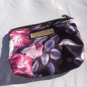 NWOT ISABELLA SCOTT zip bag floral Sydney